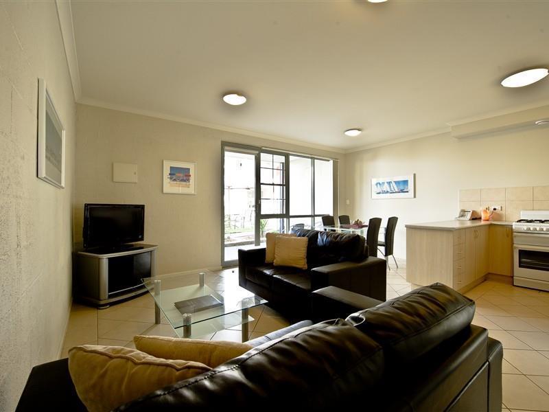 Moonlight Bay Apartments Рай Екстериор снимка