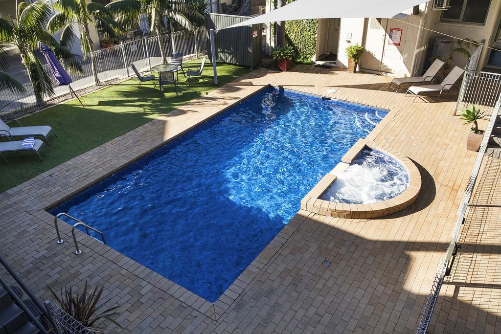 Moonlight Bay Apartments Рай Екстериор снимка