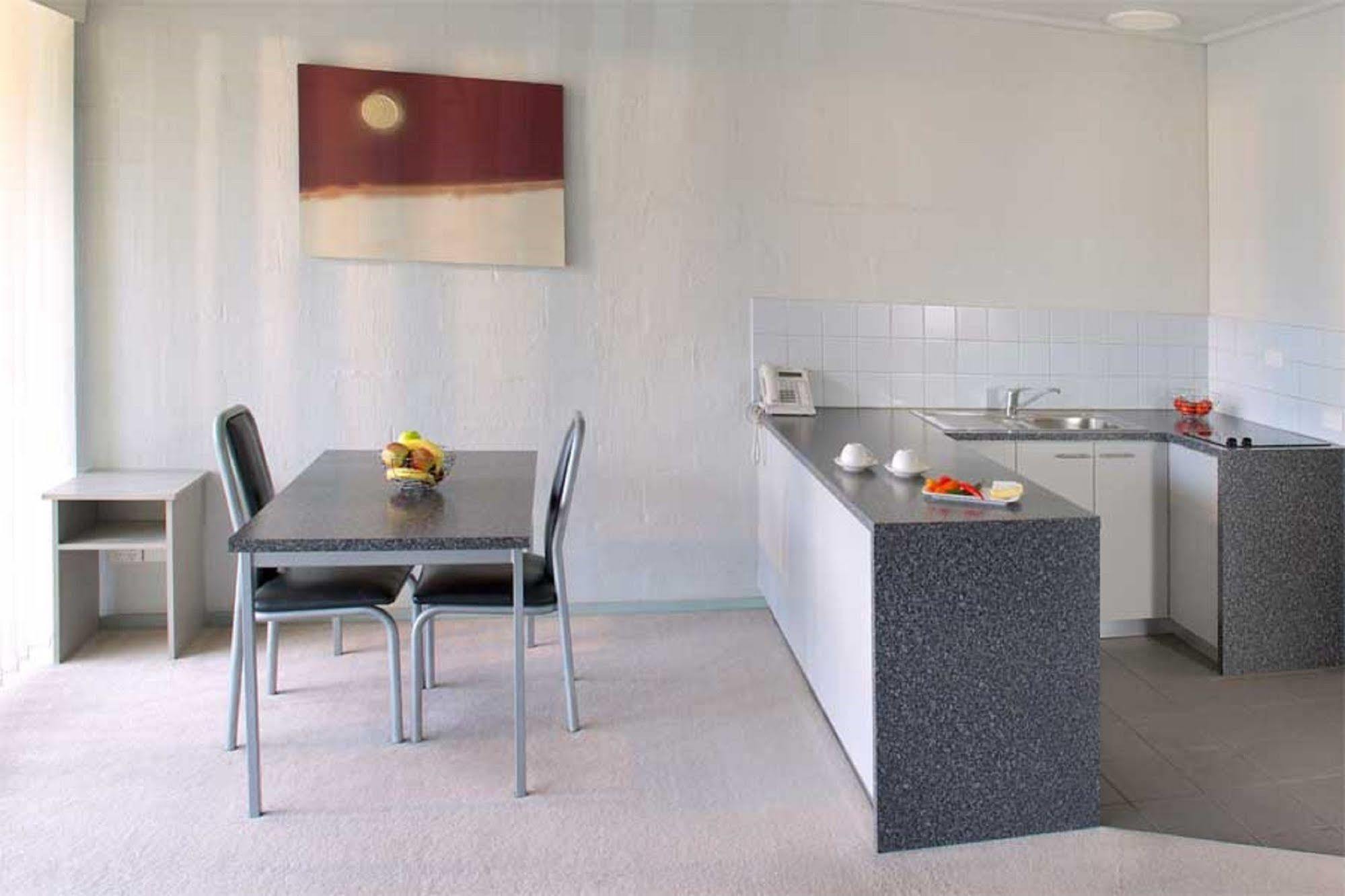 Moonlight Bay Apartments Рай Екстериор снимка