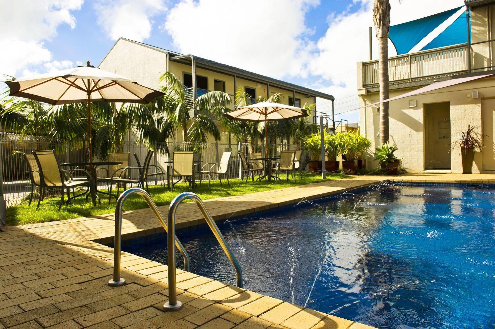 Moonlight Bay Apartments Рай Екстериор снимка